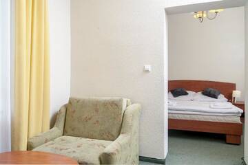 Фото номера Трехместный номер Отель Hotel Paradiso г. Suchedniów 3