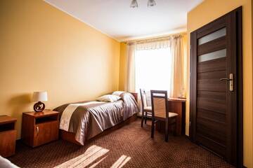 Фото номера Классический трехместный номер Хостелы Park Hostel г. Suchedniów 3