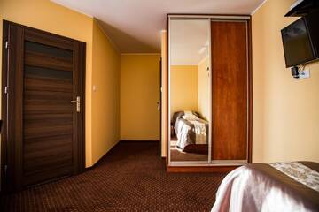 Фото номера Классический трехместный номер Хостелы Park Hostel г. Suchedniów 4