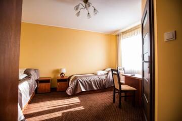 Фото номера Классический трехместный номер Хостелы Park Hostel г. Suchedniów 5