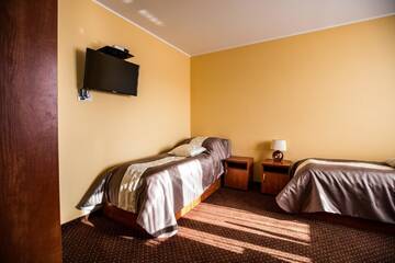 Фото номера Классический трехместный номер Хостелы Park Hostel г. Suchedniów 6